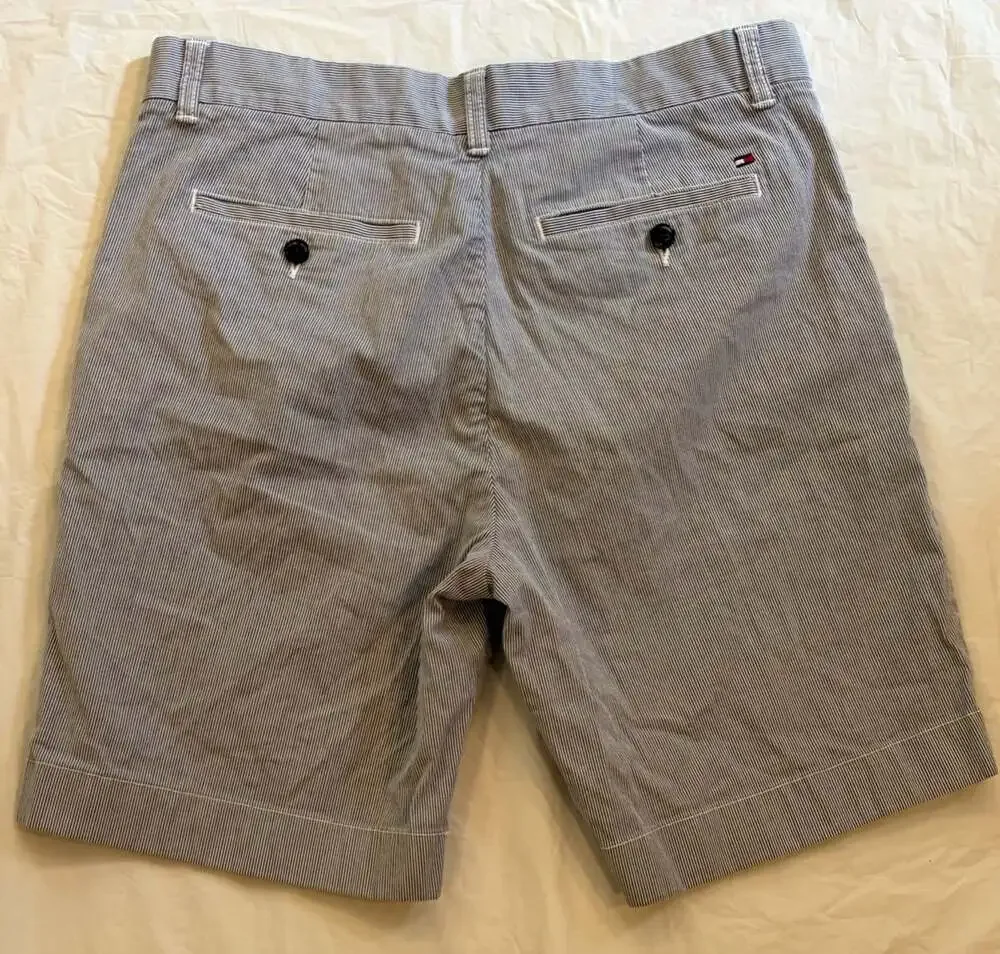 Tommy Hilfiger Shorts Men's 32x10 Blue/White Stripe Textured Flat Front Comfort